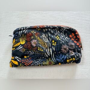 Floral Patterned Essential Oil Bottle Storage Pouch